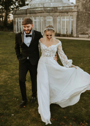 Long Sleeves Ivory Lace Chiffon Airy Wedding Dress